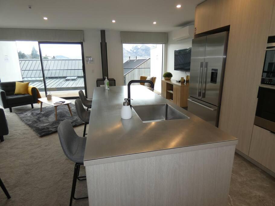 Remarkable, Cozy 3 Bedroom, 2 Bathroom Townhouse Queenstown Exterior photo